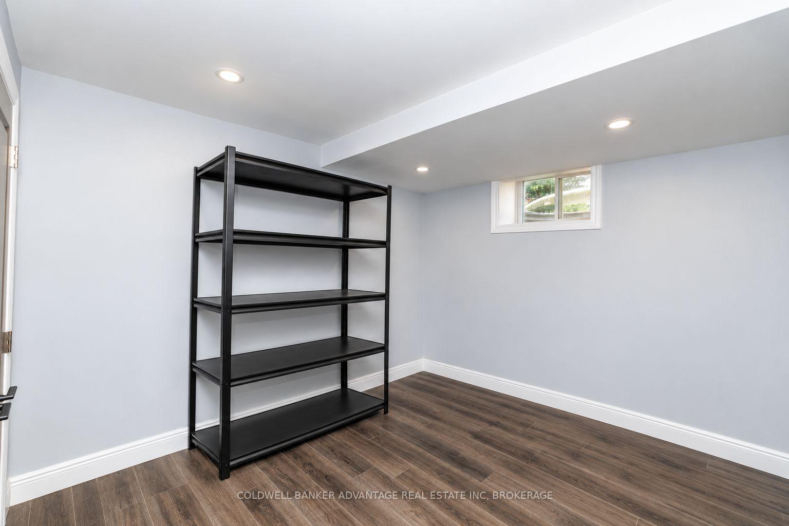 Photo 19 of 220 Cutress Avenue, Welland, Broadway — HOMEH