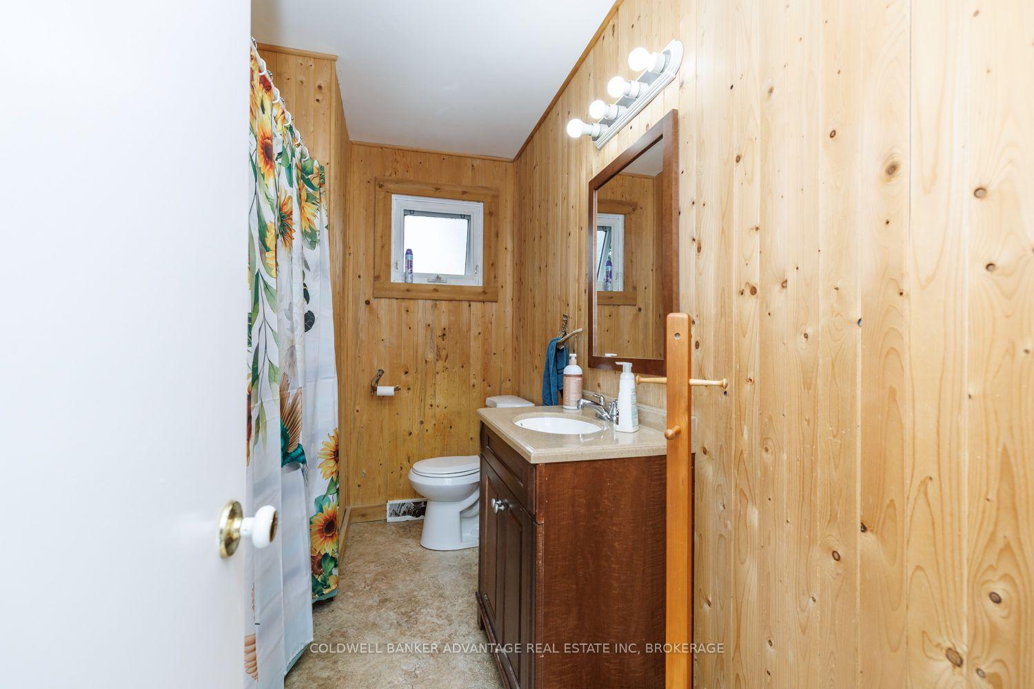 Photo 20 of 220 Cutress Avenue, Welland, Broadway — HOMEH