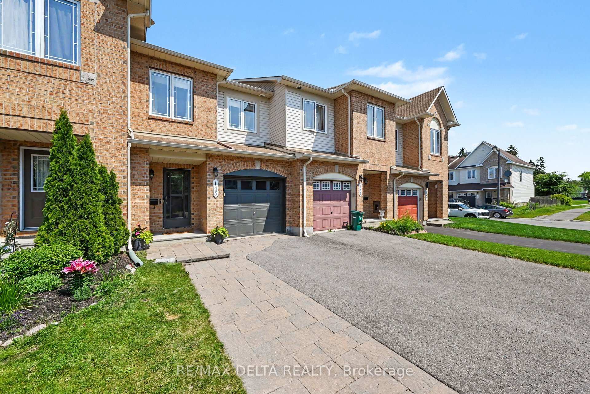 Photo 3 of 145 Marrissa Avenue, Ottawa, Beacon Hill South — HOMEH