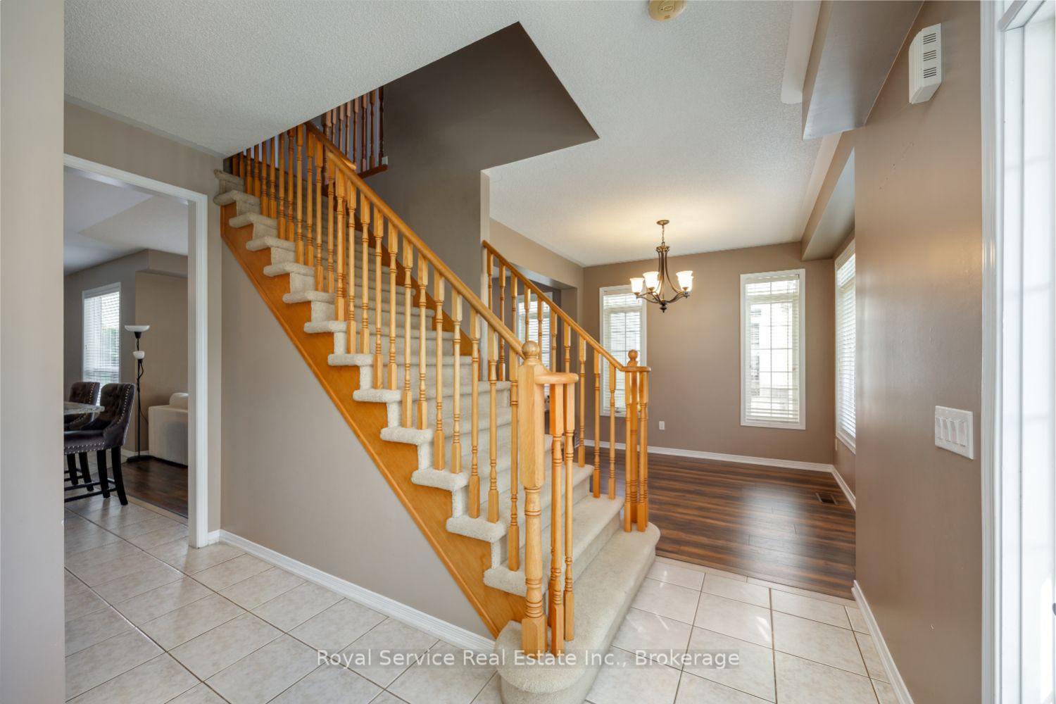 Photo 4 of 762 Carlisle Street, Cobourg — HOMEH