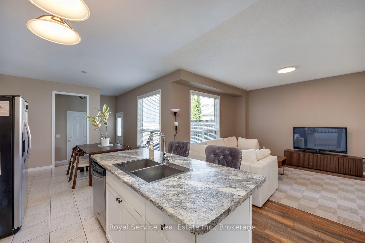 Photo 11 of 762 Carlisle Street, Cobourg — HOMEH