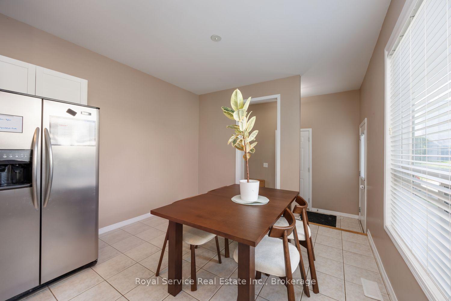 Photo 13 of 762 Carlisle Street, Cobourg — HOMEH