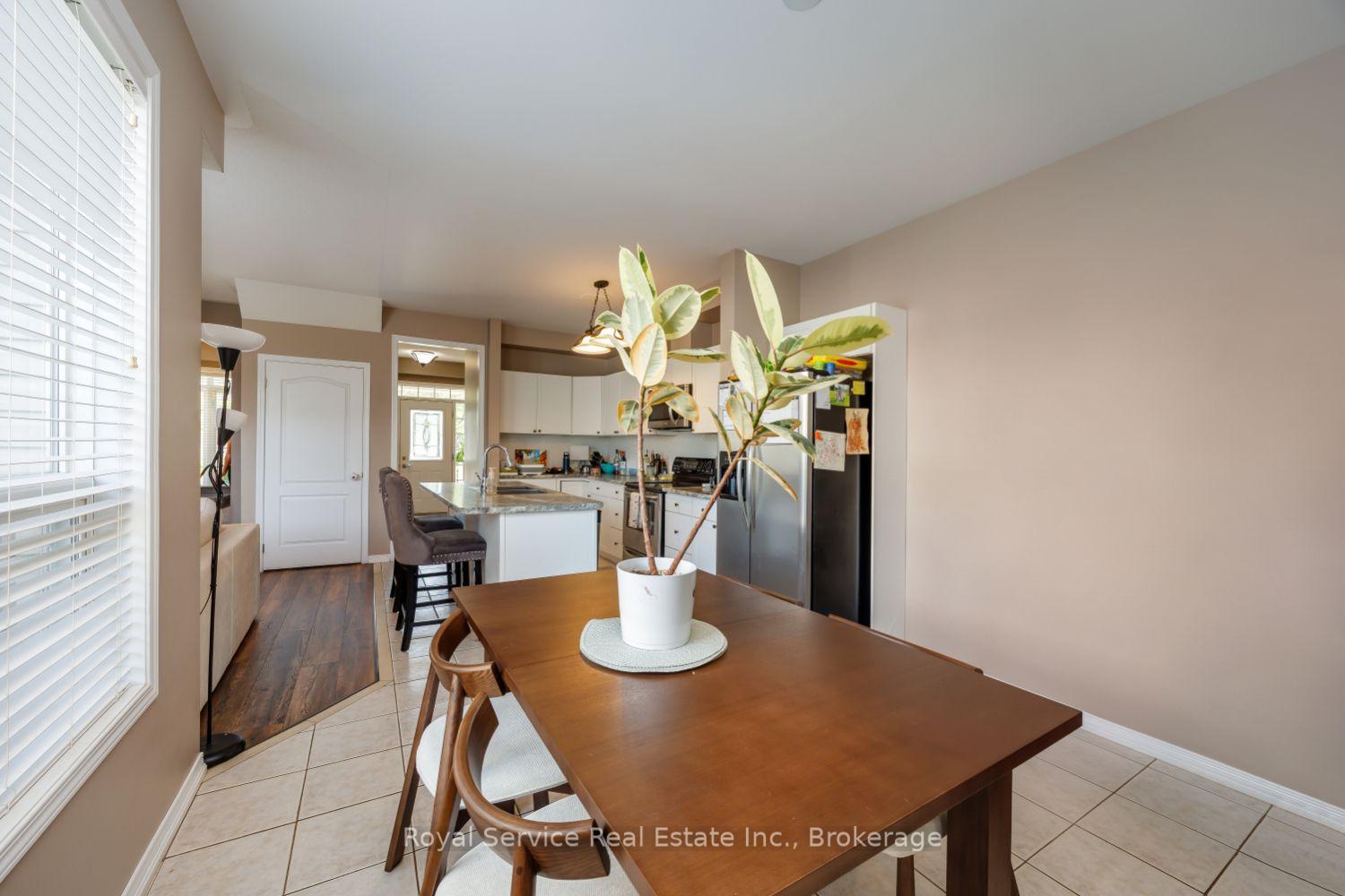 Photo 14 of 762 Carlisle Street, Cobourg — HOMEH