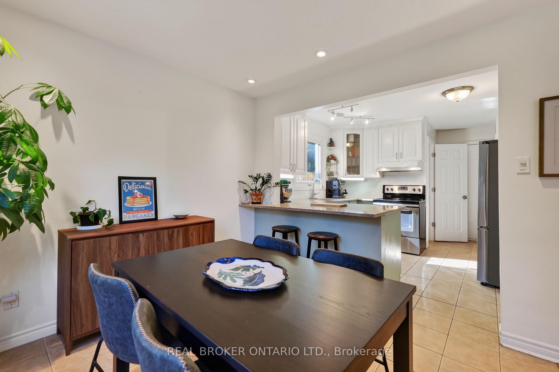 Photo 7 of 37 Jansen Road, Ottawa, Sheahan Estates/Trend Village — HOMEH