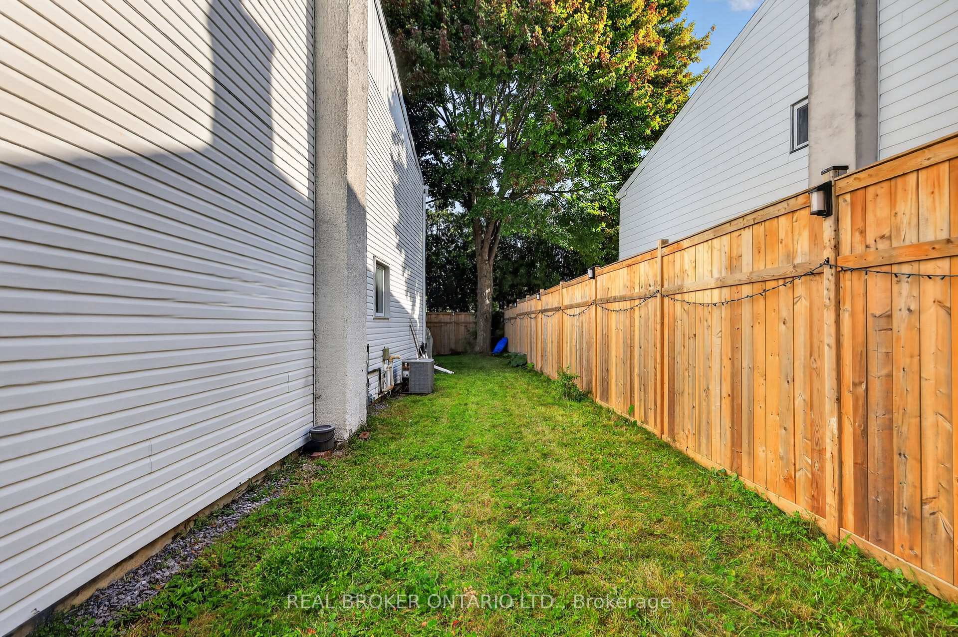 Photo 39 of 37 Jansen Road, Ottawa, Sheahan Estates/Trend Village — HOMEH