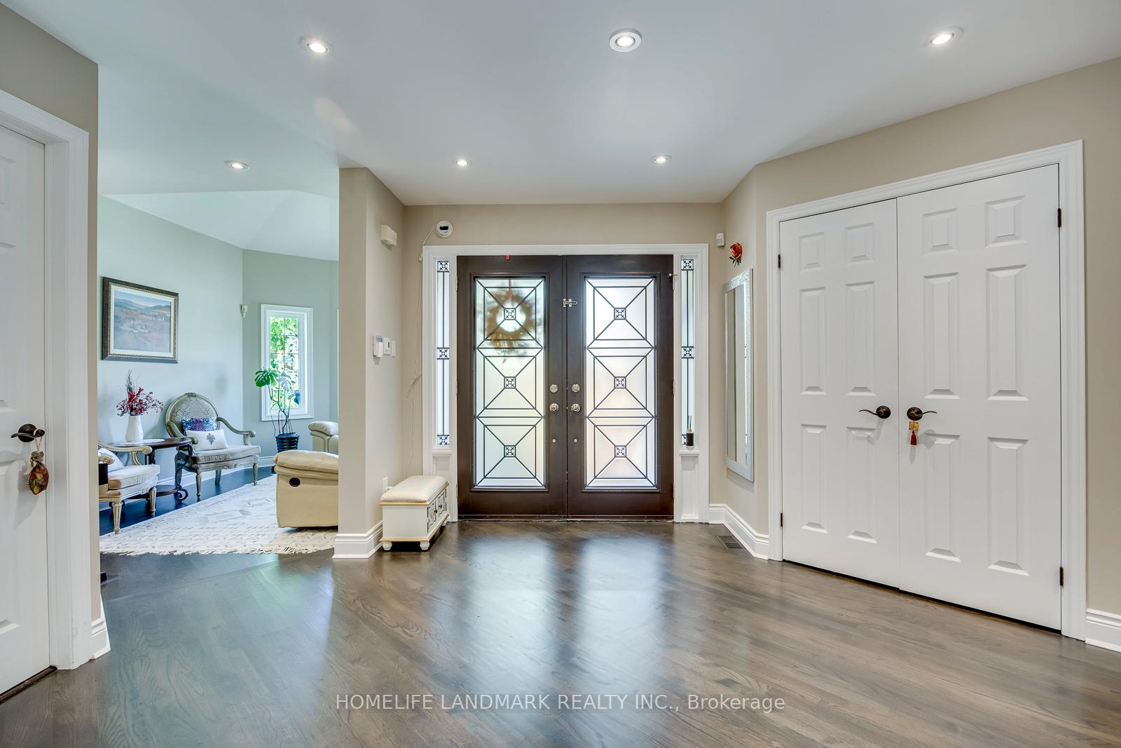 Photo 2 of 1248 Bowman Drive, Oakville, Glen Abbey — HOMEH