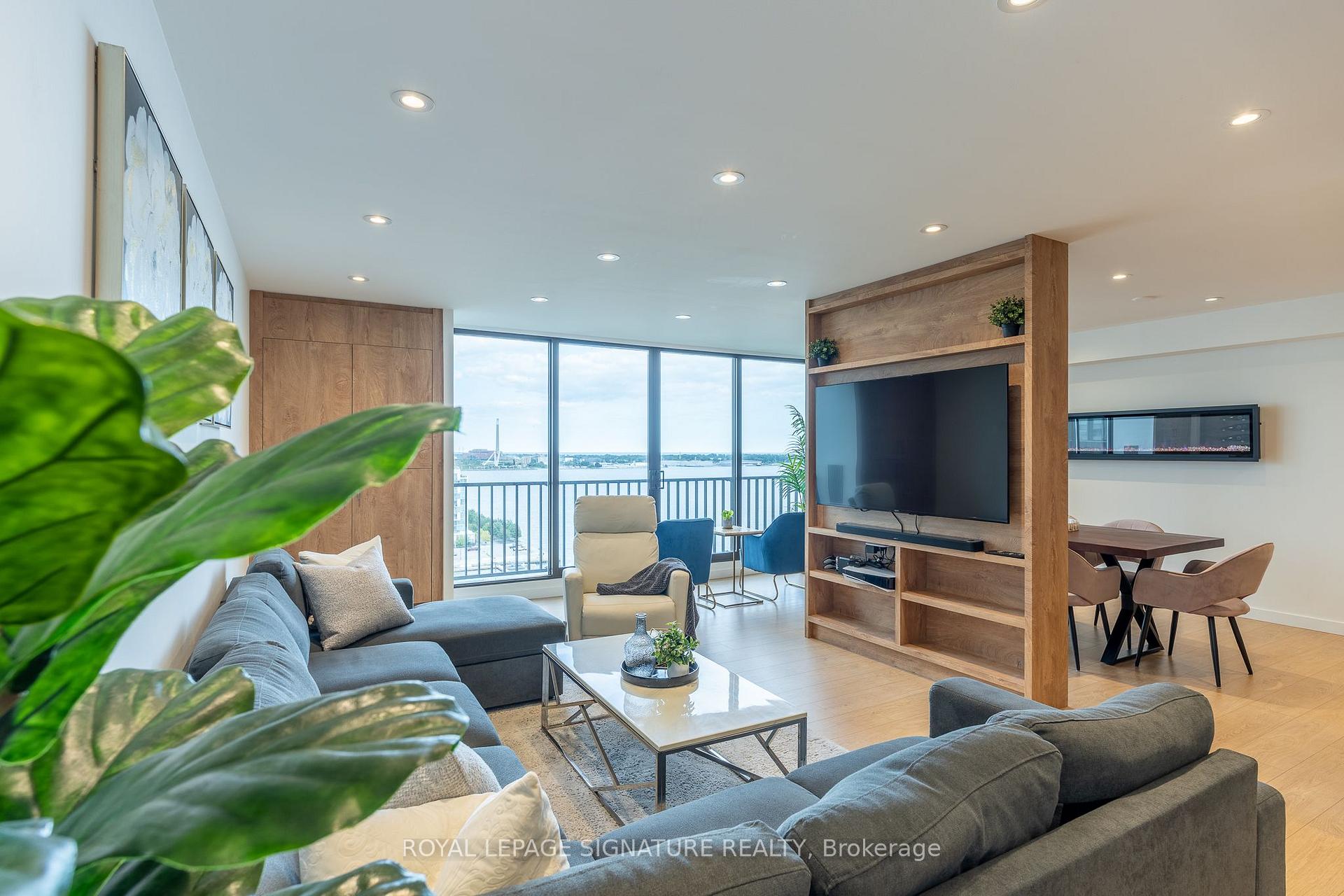 Photo 2 of Unit 1806, 33 Harbour Square, Toronto, Waterfront Communities — HOMEH