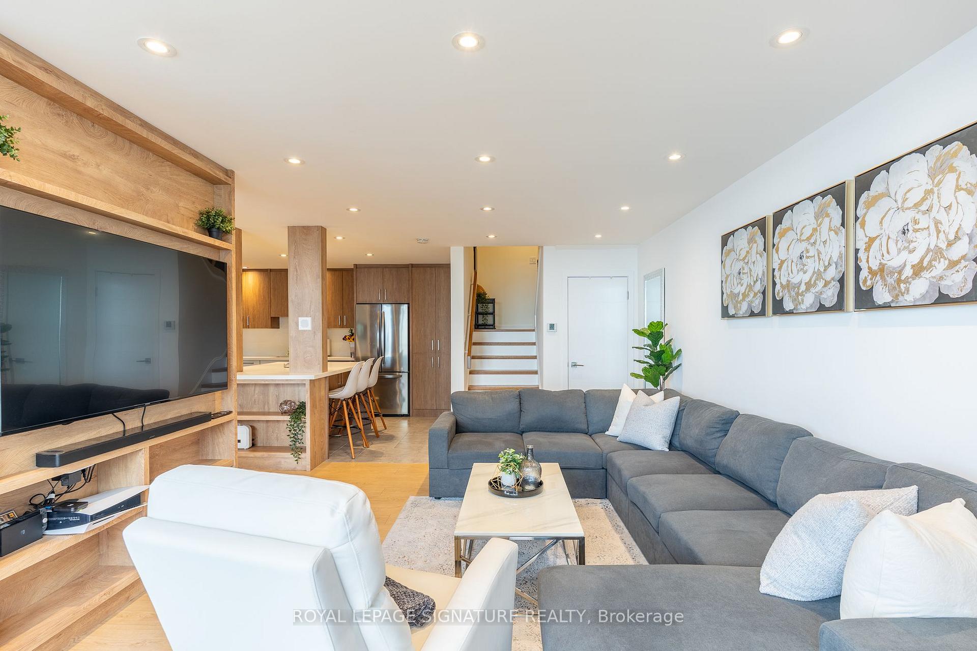 Photo 9 of Unit 1806, 33 Harbour Square, Toronto, Waterfront Communities — HOMEH