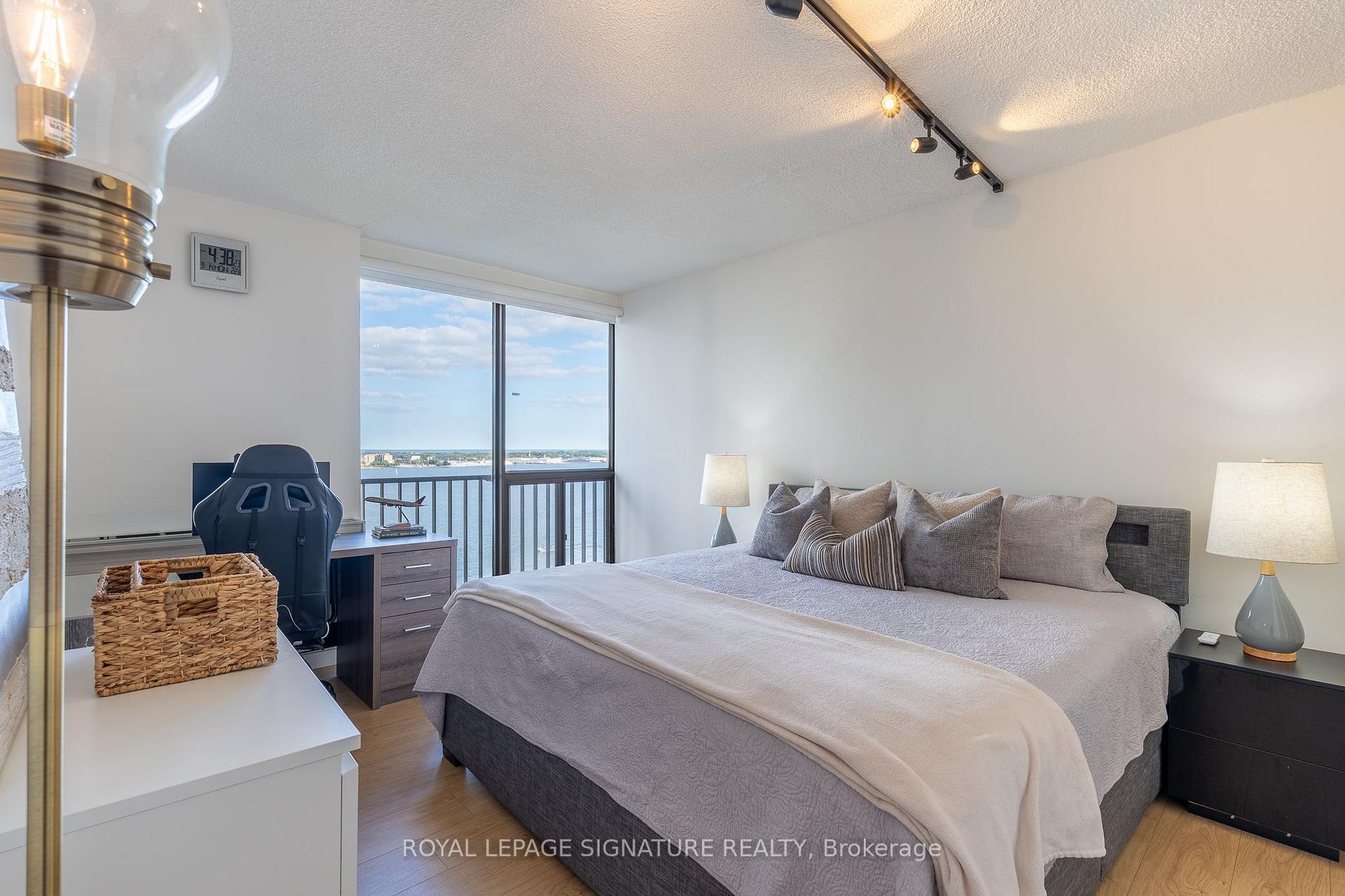 Photo 20 of Unit 1806, 33 Harbour Square, Toronto, Waterfront Communities — HOMEH