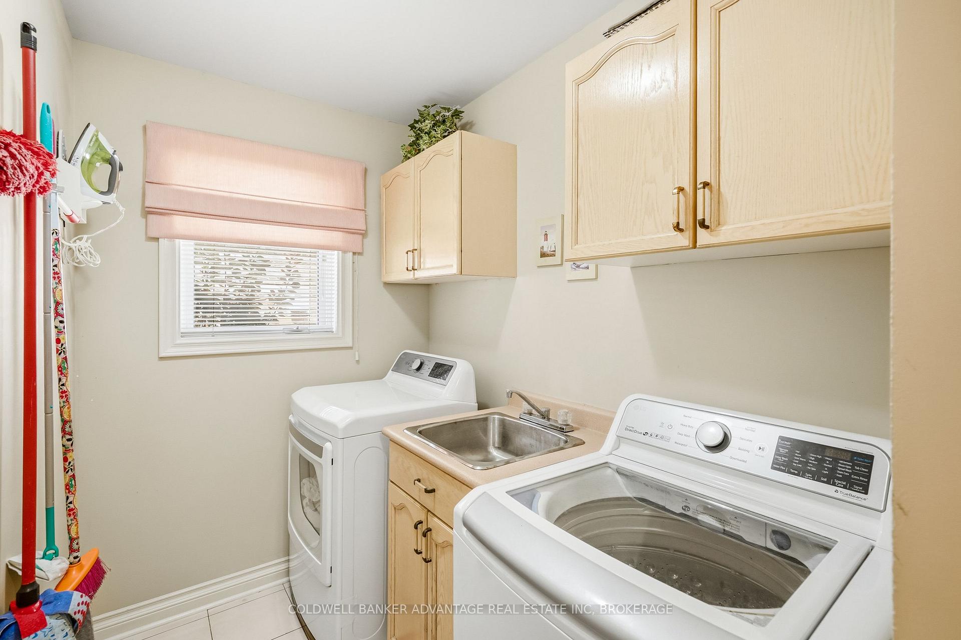 Photo 23 of 164 Page Drive, Welland, N. Welland — HOMEH