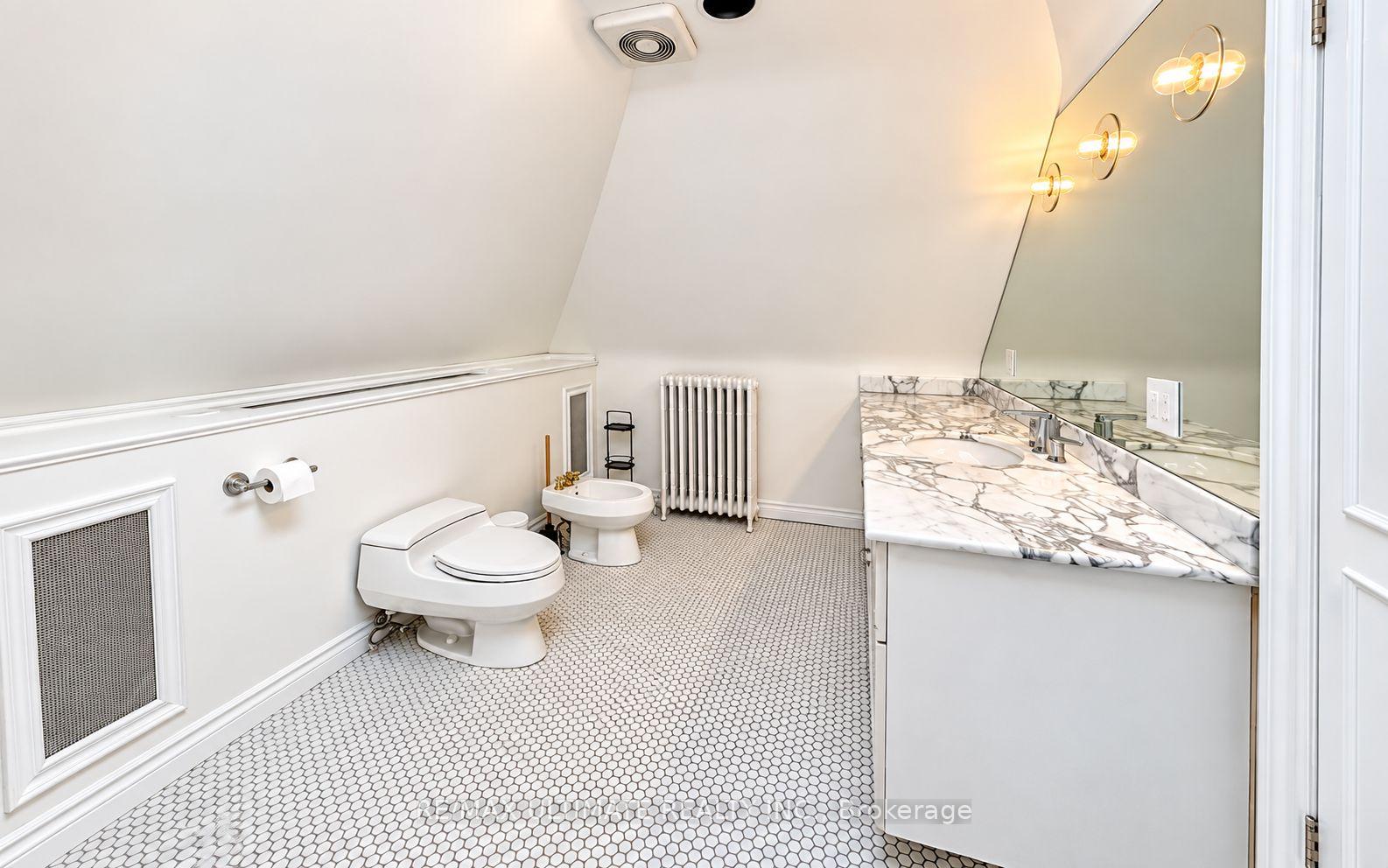 Photo 19 of 25 Chicora Avenue, Toronto, The Annex — HOMEH