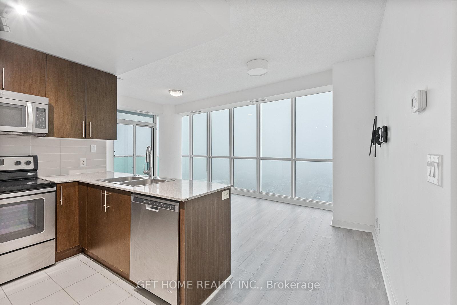Photo 4 of Unit 2005, 3985 Grand Park Drive, Mississauga, City Centre — HOMEH
