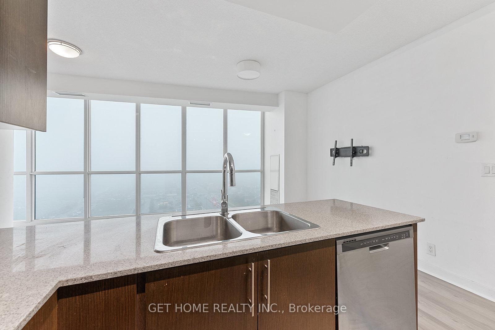 Photo 6 of Unit 2005, 3985 Grand Park Drive, Mississauga, City Centre — HOMEH