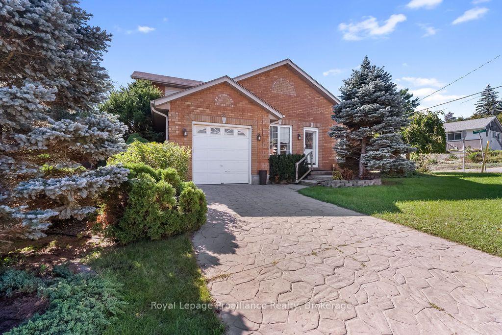 Photo 2 of 95 Mill Street, Quinte West, Frankford Ward — HOMEH