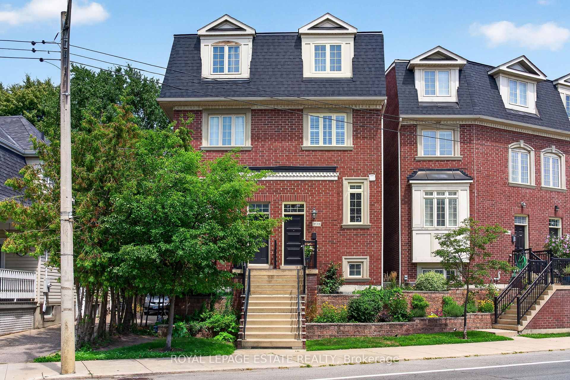 Front of 2112 Dundas Street E