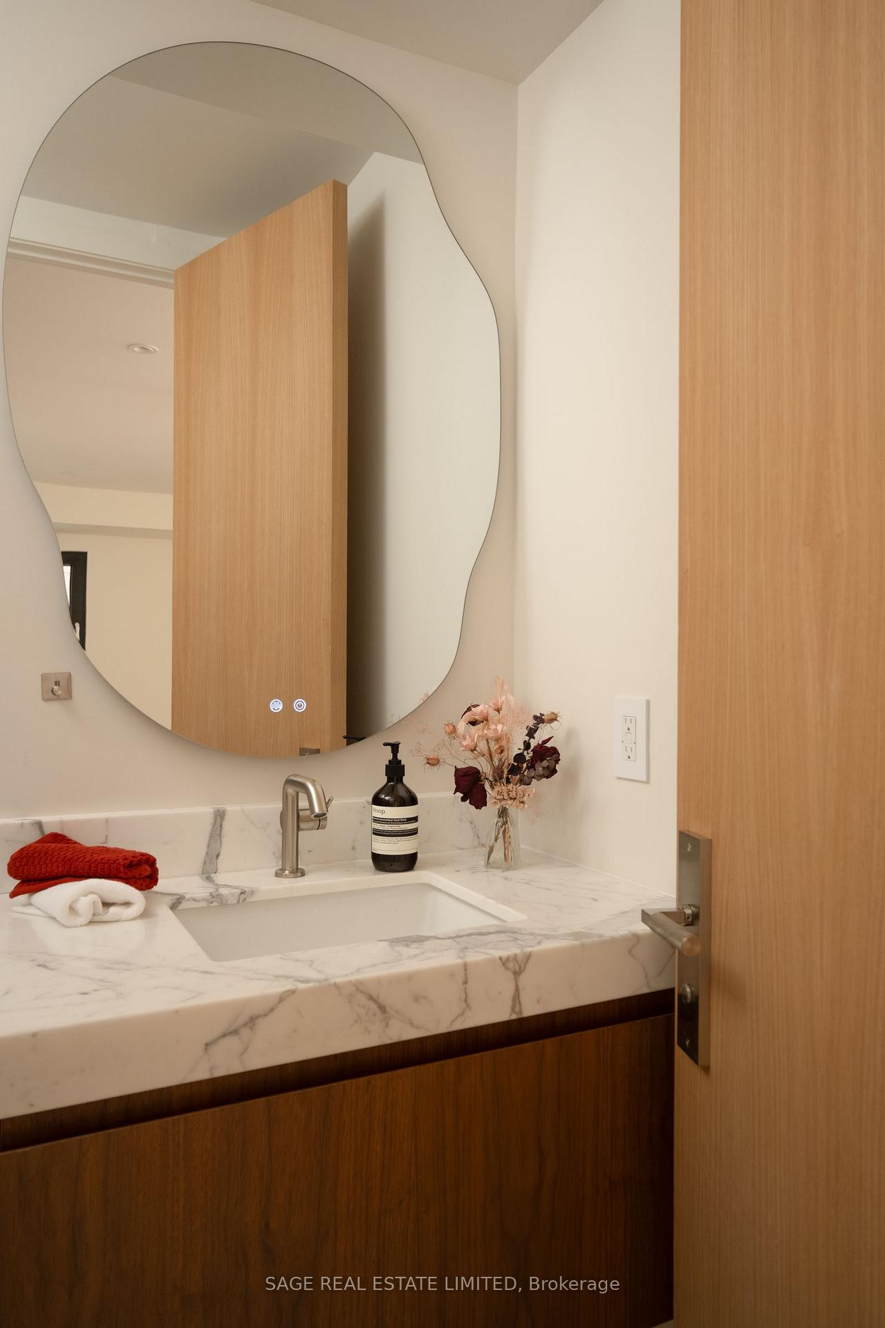 Photo 10 of 47 Delaware Avenue, Toronto, Palmerston-Little Italy — HOMEH