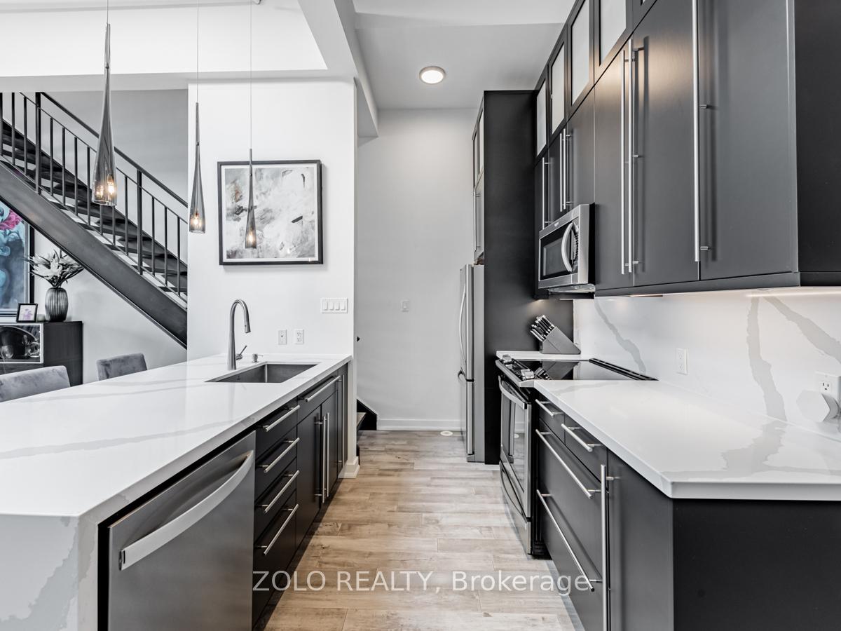 Photo 5 of Unit 304, 1842 Queen Street E, Toronto, The Beaches — HOMEH