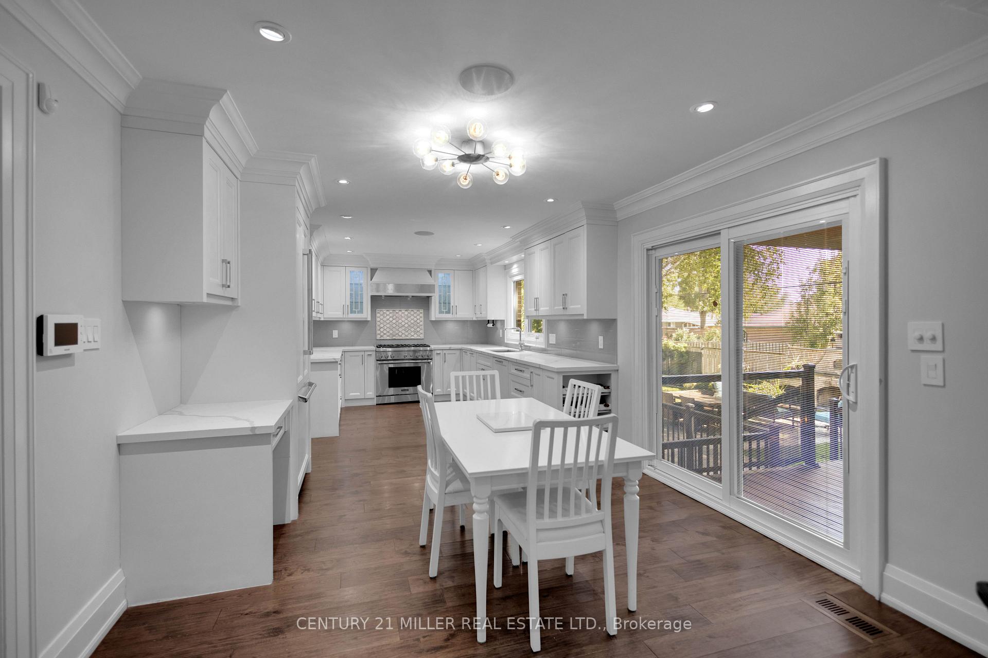 Photo 10 of 21 Neiltree Court, Etobicoke, Markland Wood — HOMEH