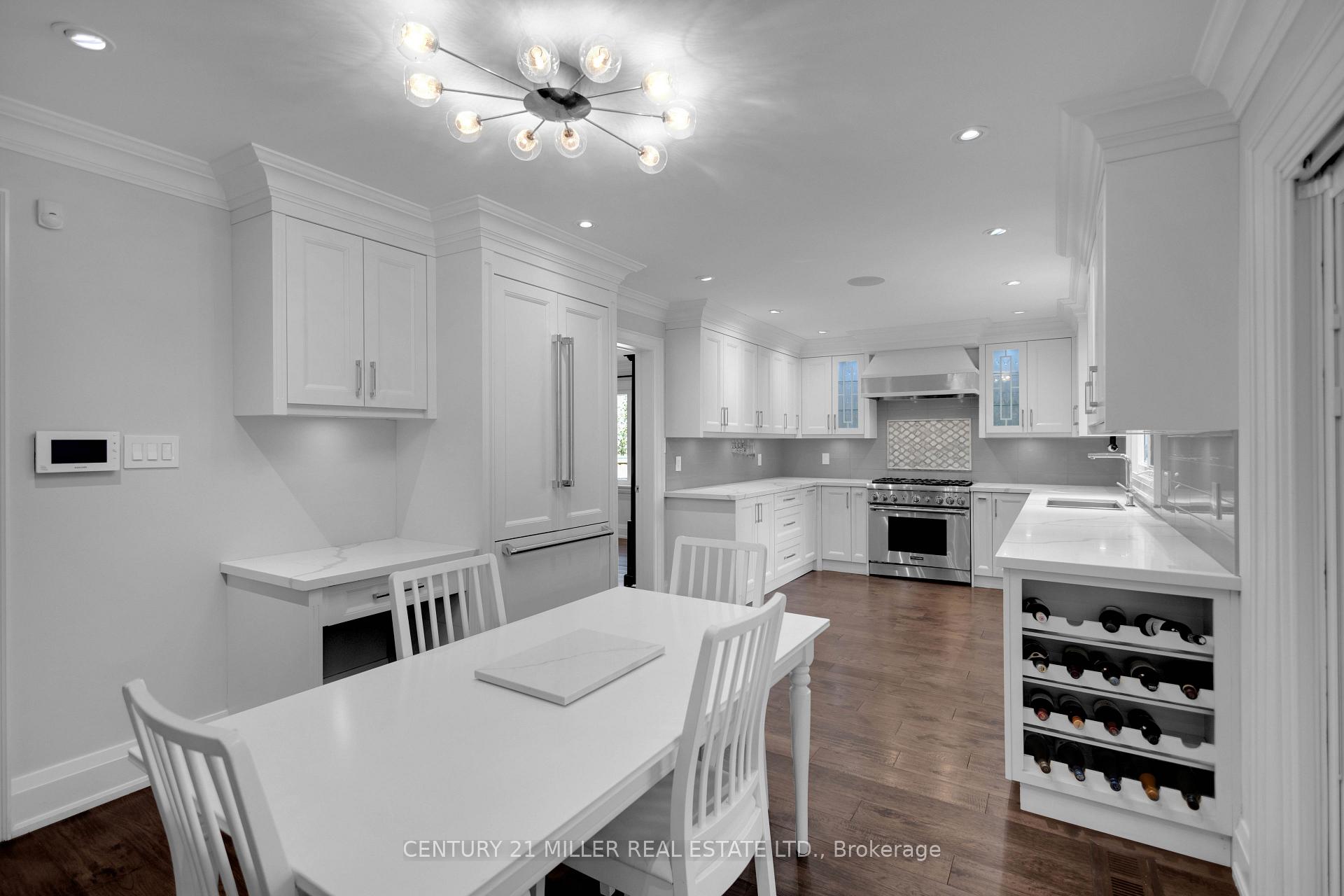Photo 11 of 21 Neiltree Court, Etobicoke, Markland Wood — HOMEH