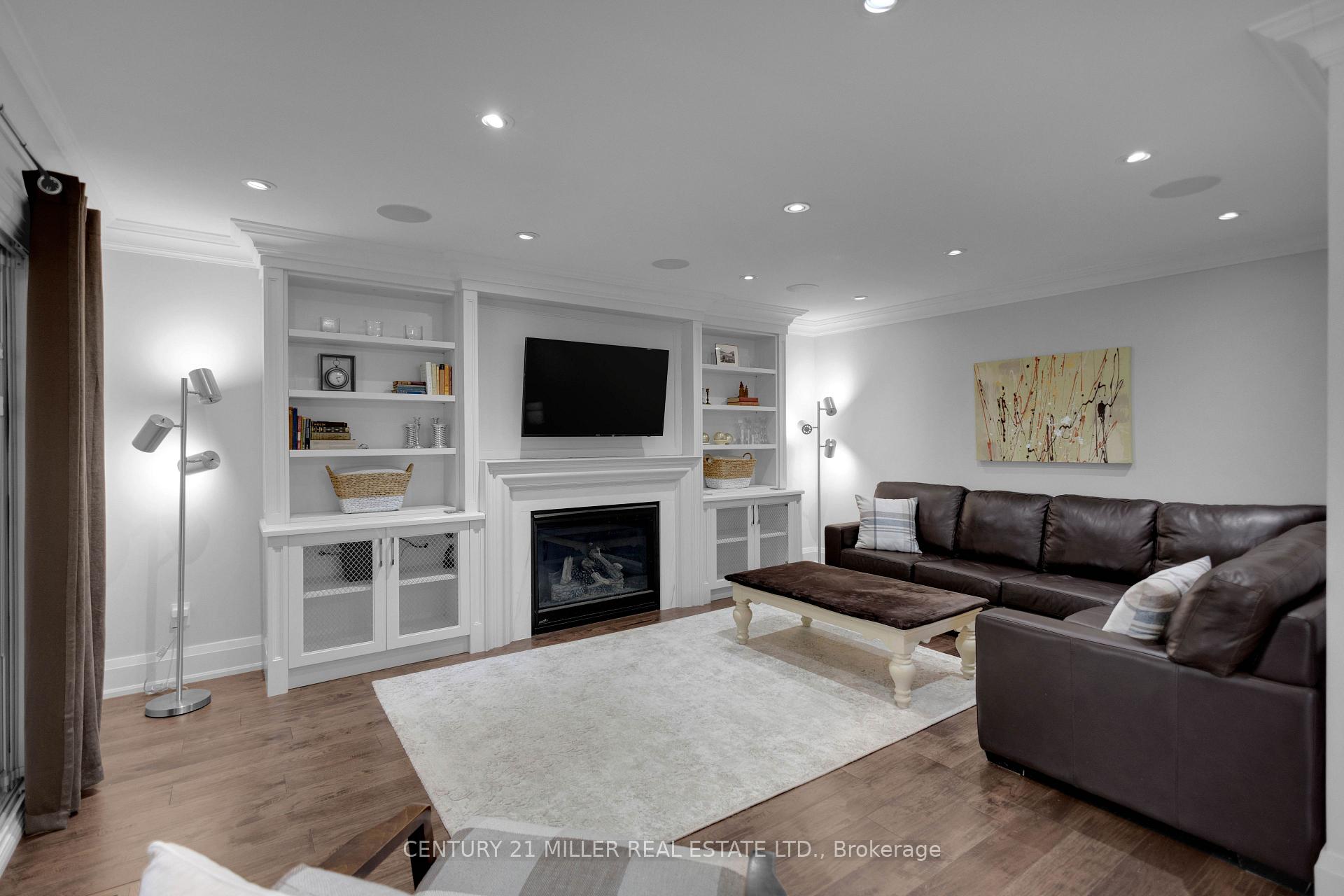 Photo 14 of 21 Neiltree Court, Etobicoke, Markland Wood — HOMEH