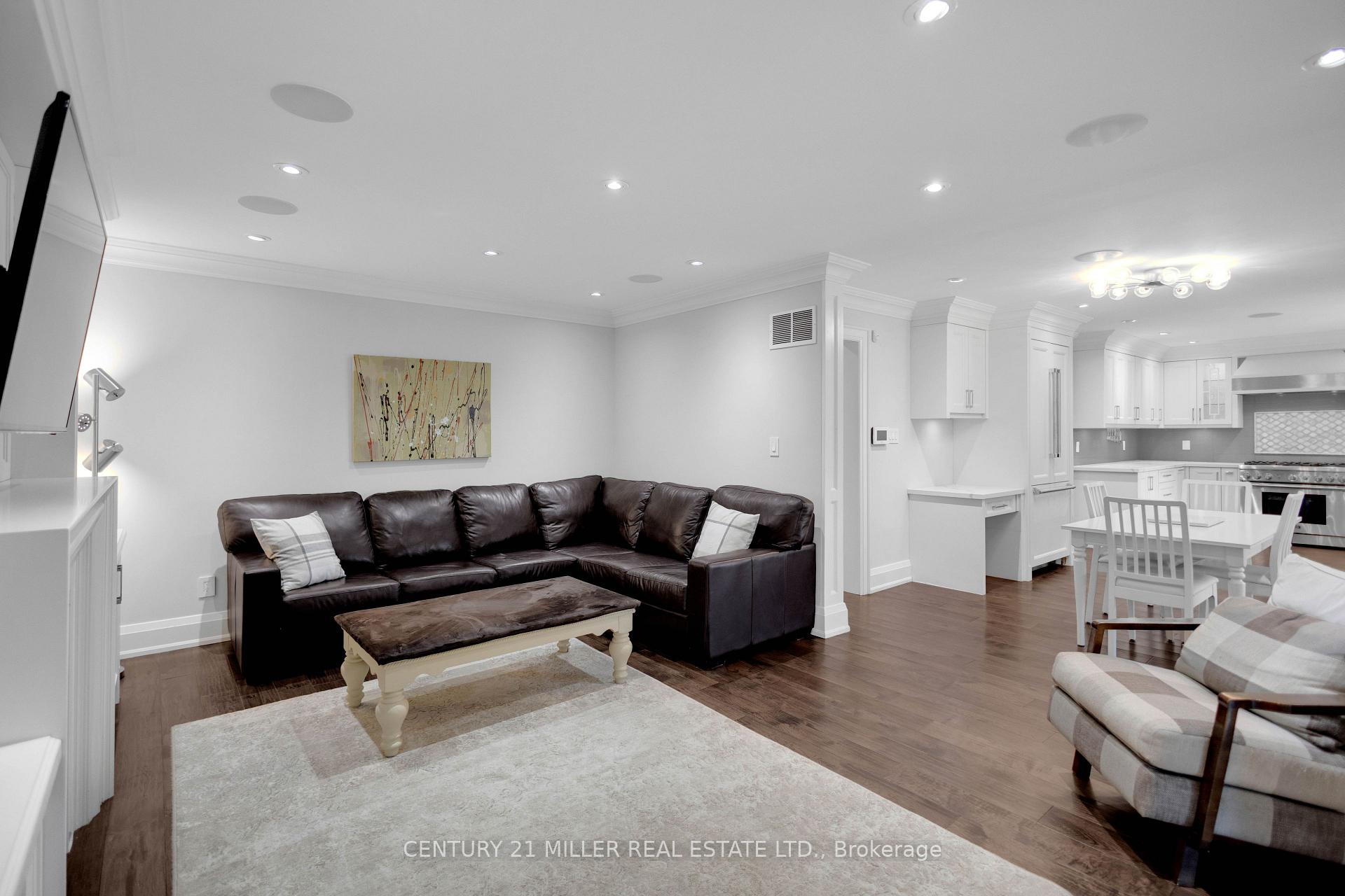 Photo 15 of 21 Neiltree Court, Etobicoke, Markland Wood — HOMEH
