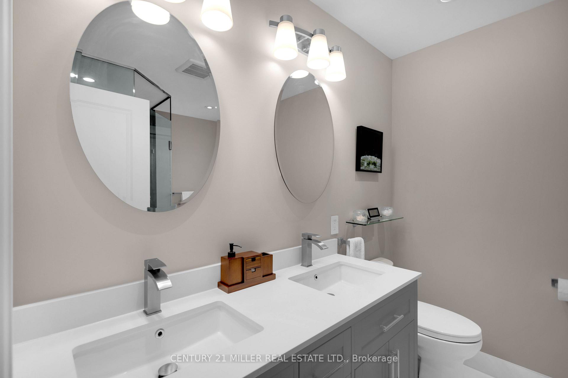 Photo 20 of 21 Neiltree Court, Etobicoke, Markland Wood — HOMEH