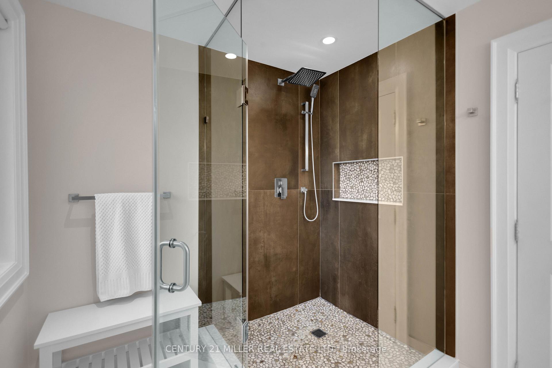 Photo 21 of 21 Neiltree Court, Etobicoke, Markland Wood — HOMEH