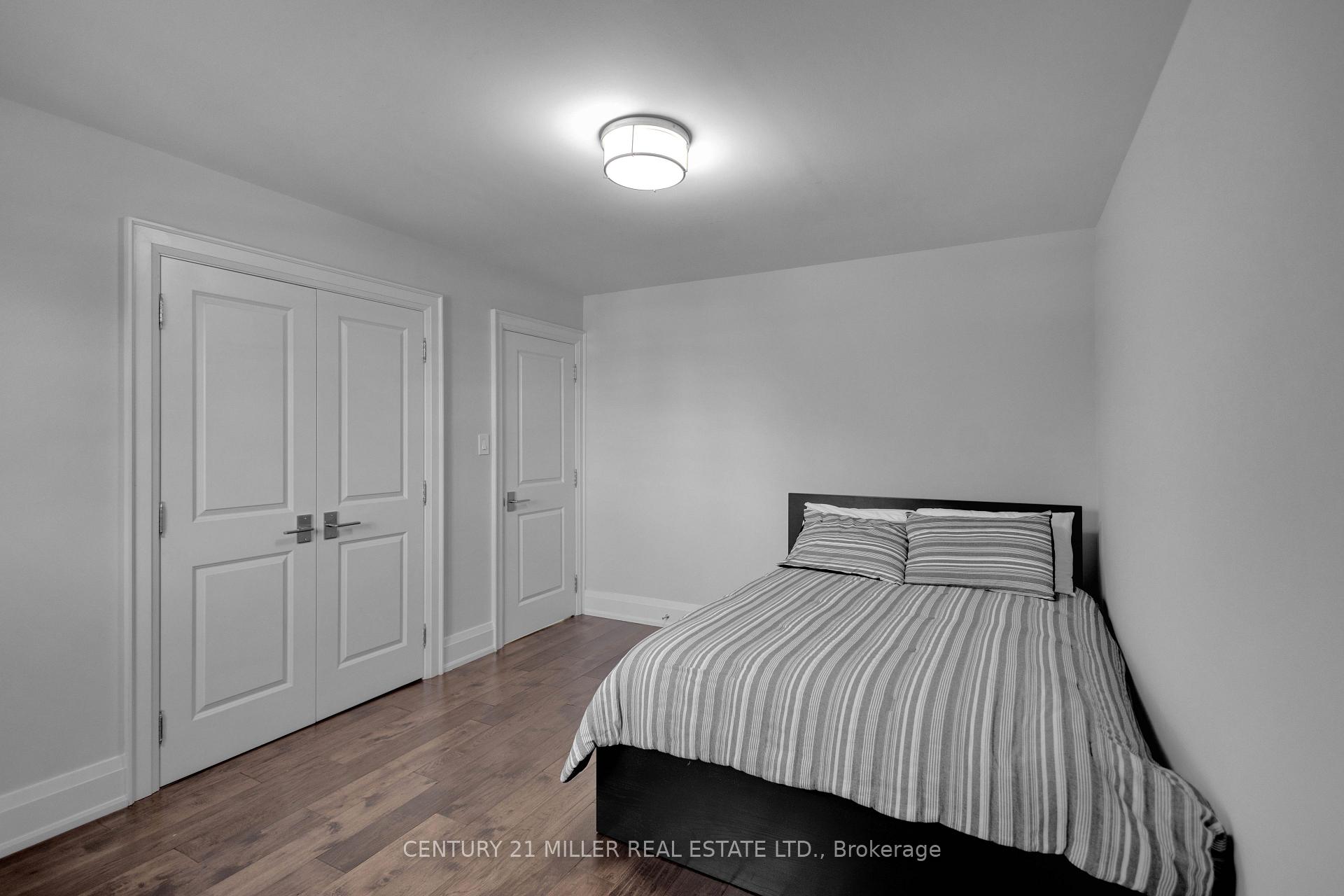 Photo 24 of 21 Neiltree Court, Etobicoke, Markland Wood — HOMEH