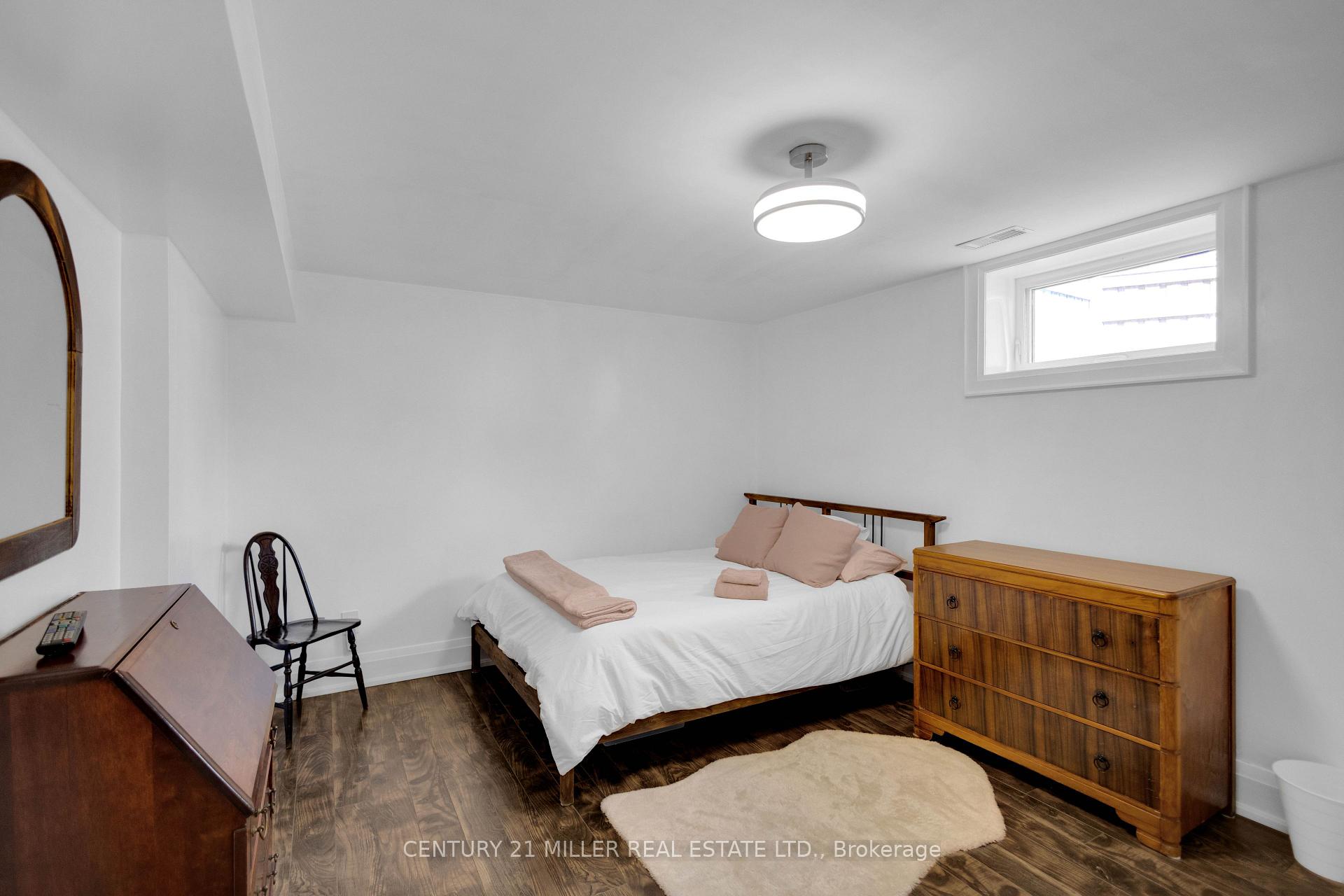Photo 31 of 21 Neiltree Court, Etobicoke, Markland Wood — HOMEH