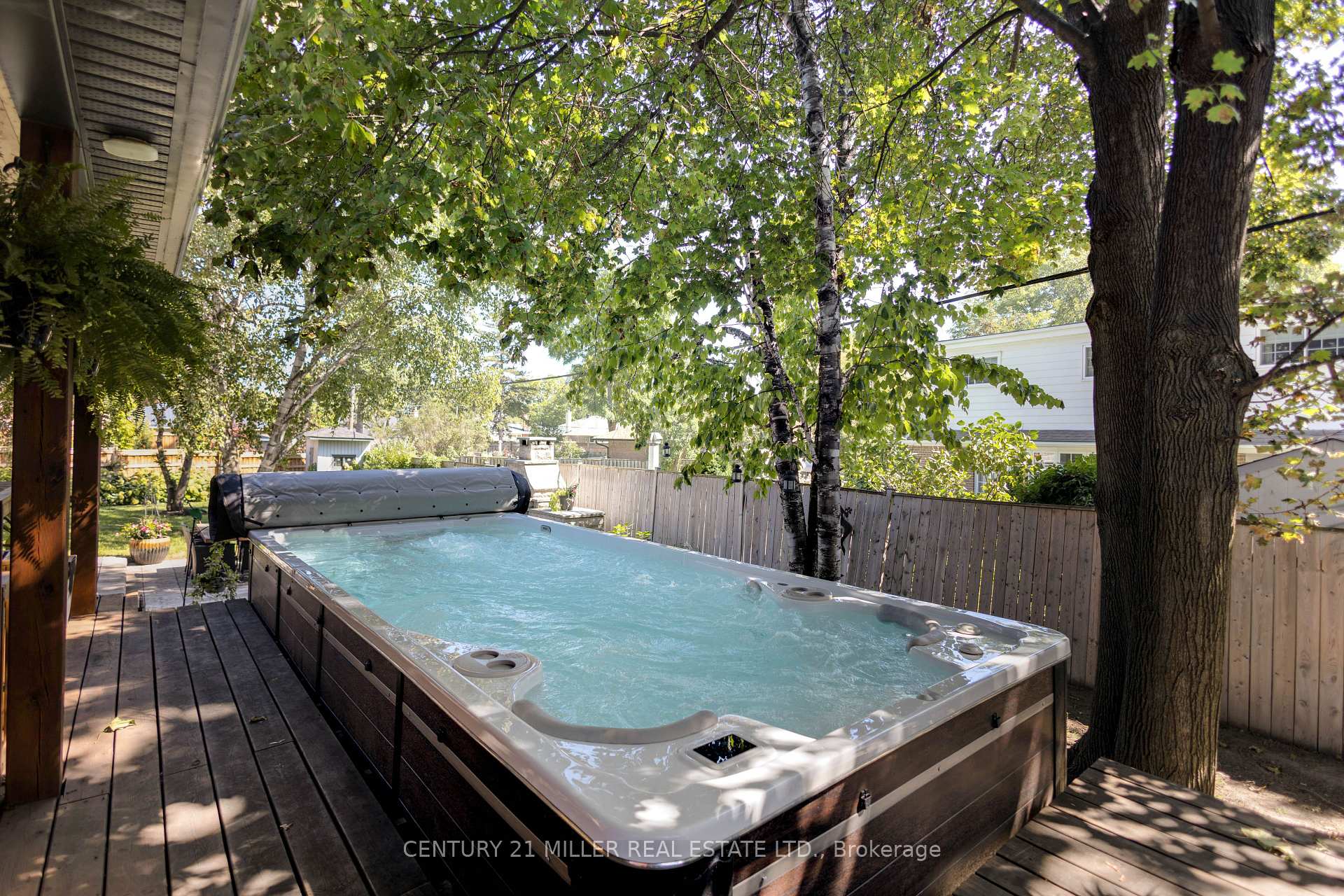 Photo 35 of 21 Neiltree Court, Etobicoke, Markland Wood — HOMEH