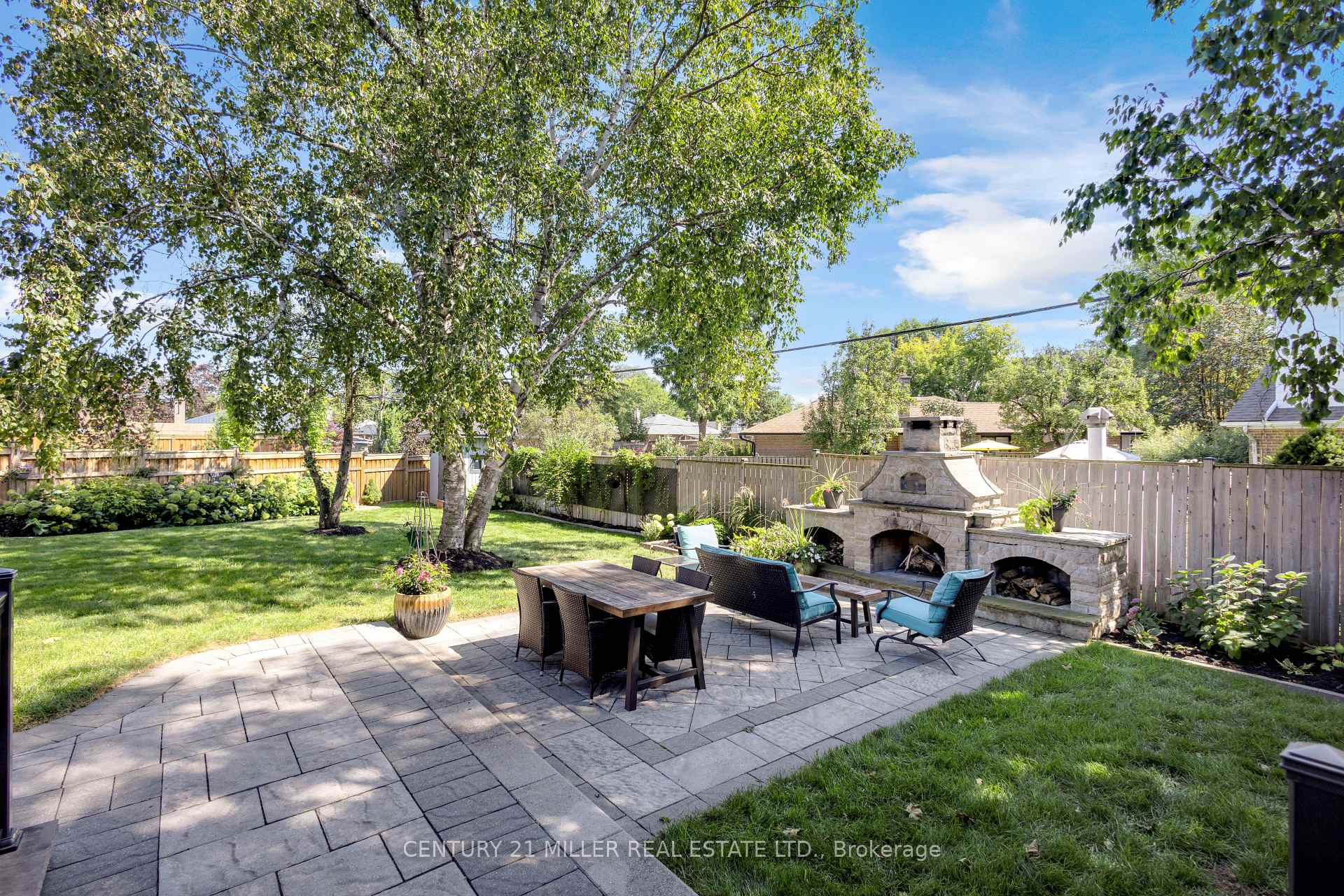 Photo 36 of 21 Neiltree Court, Etobicoke, Markland Wood — HOMEH