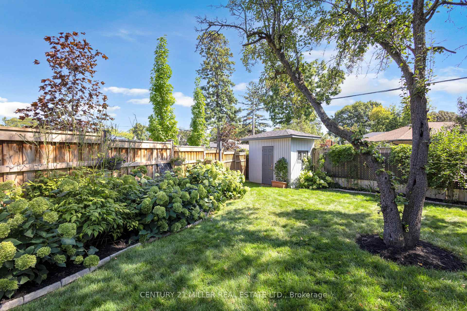 Photo 40 of 21 Neiltree Court, Etobicoke, Markland Wood — HOMEH