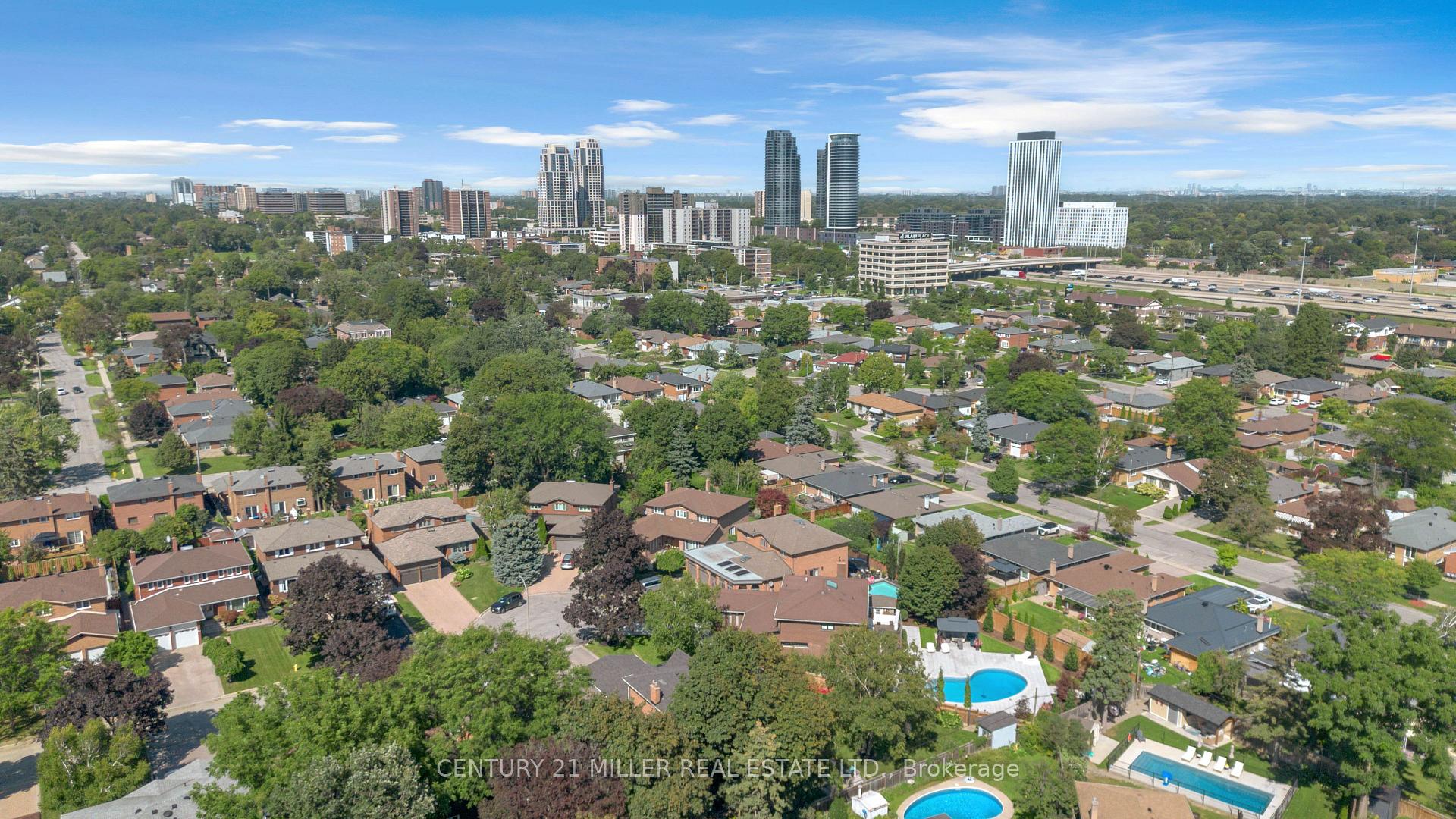 Photo 43 of 21 Neiltree Court, Etobicoke, Markland Wood — HOMEH