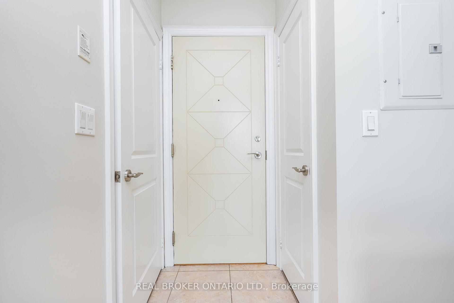 Photo 2 of Unit PH208, 18 Harding Boulevard, Richmond Hill, Harding — HOMEH