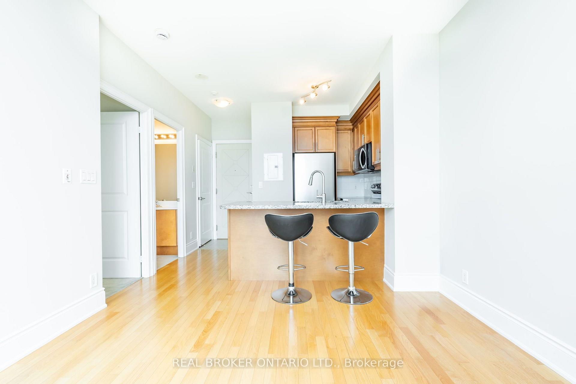 Photo 3 of Unit PH208, 18 Harding Boulevard, Richmond Hill, Harding — HOMEH