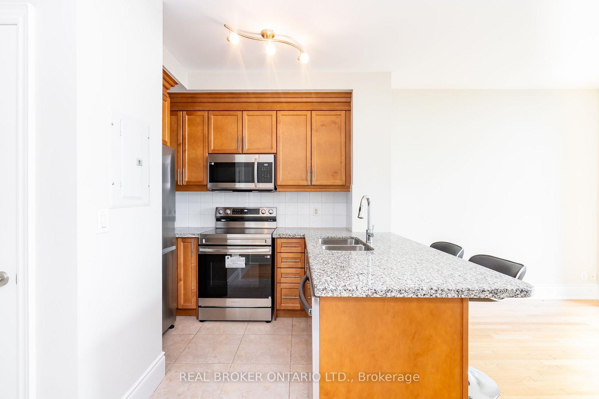 Photo 4 of Unit PH208, 18 Harding Boulevard, Richmond Hill, Harding — HOMEH