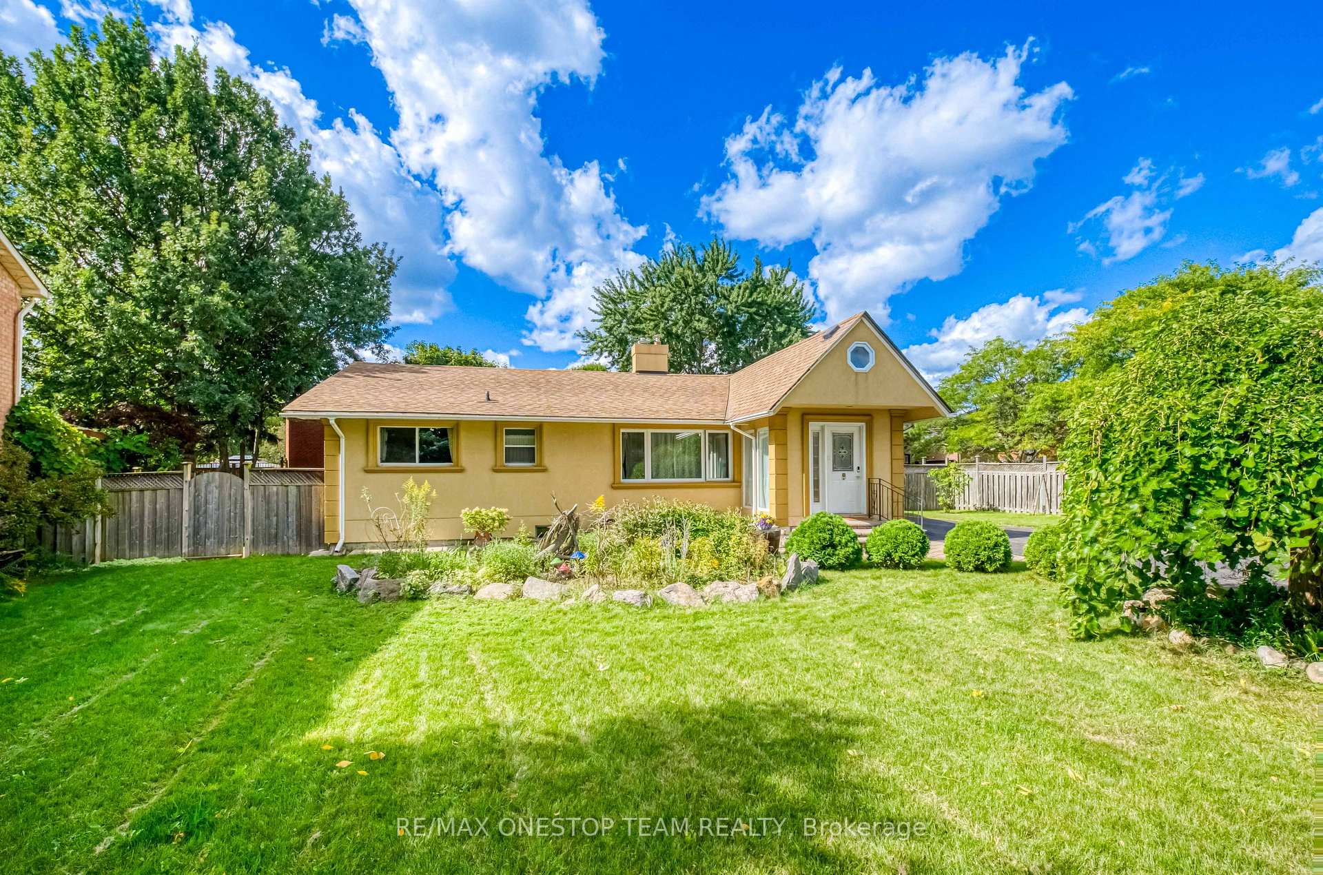 Photo 3 of 1398 Clearview Drive, Oakville, Clearview — HOMEH