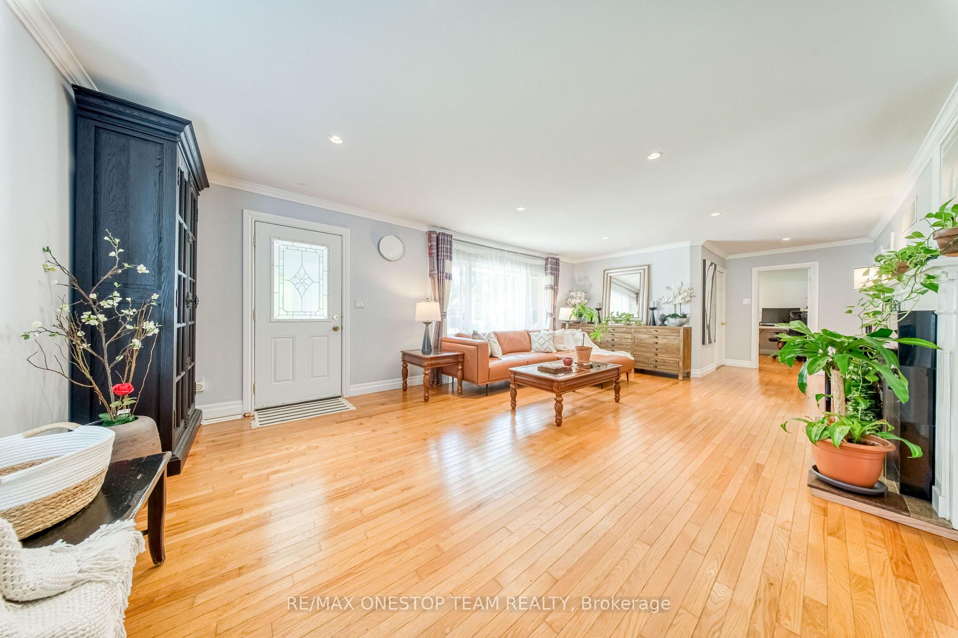 Photo 5 of 1398 Clearview Drive, Oakville, Clearview — HOMEH