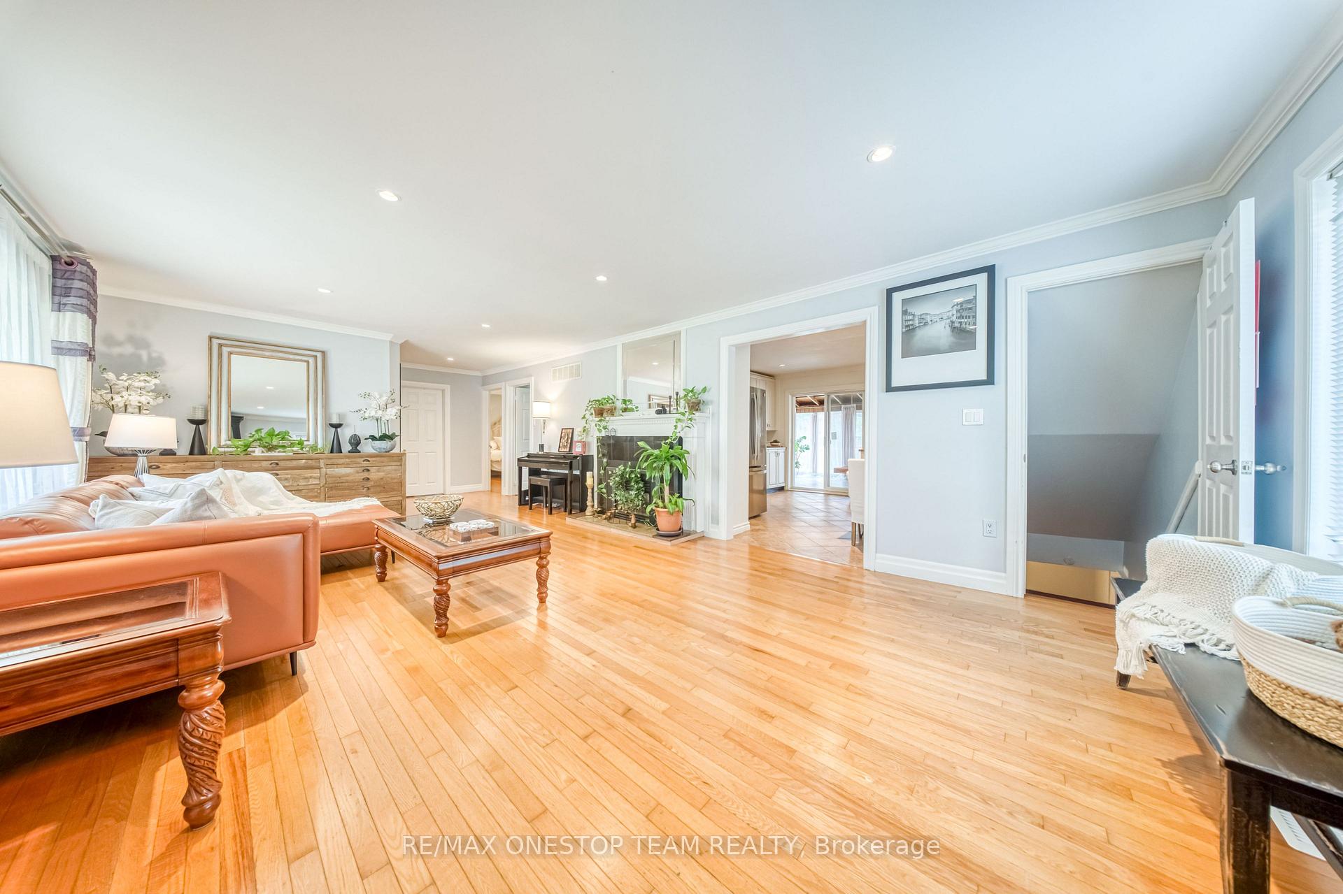 Photo 6 of 1398 Clearview Drive, Oakville, Clearview — HOMEH