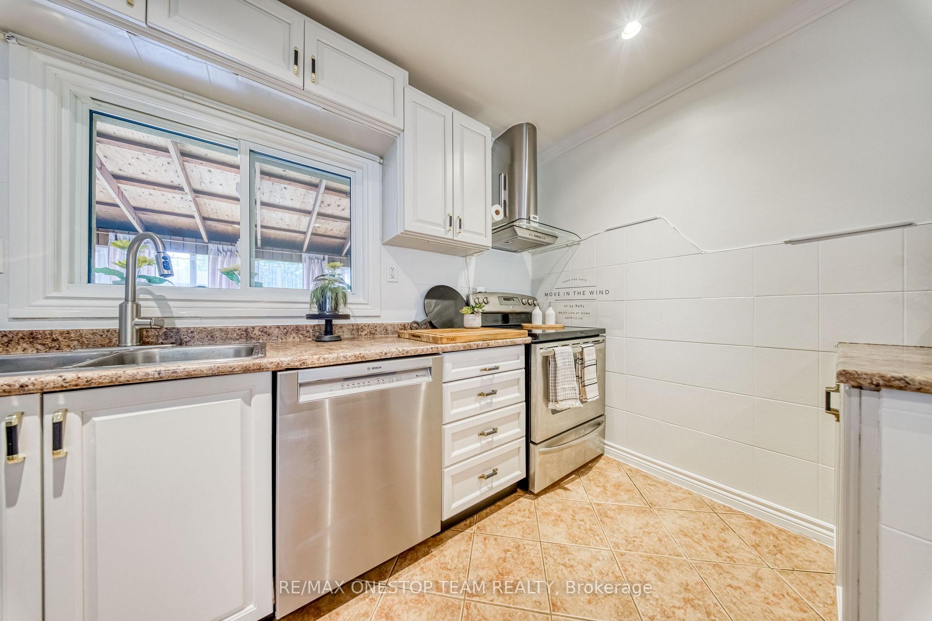 Photo 12 of 1398 Clearview Drive, Oakville, Clearview — HOMEH