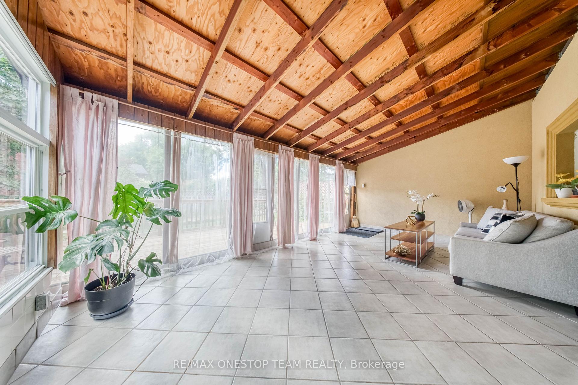 Photo 13 of 1398 Clearview Drive, Oakville, Clearview — HOMEH