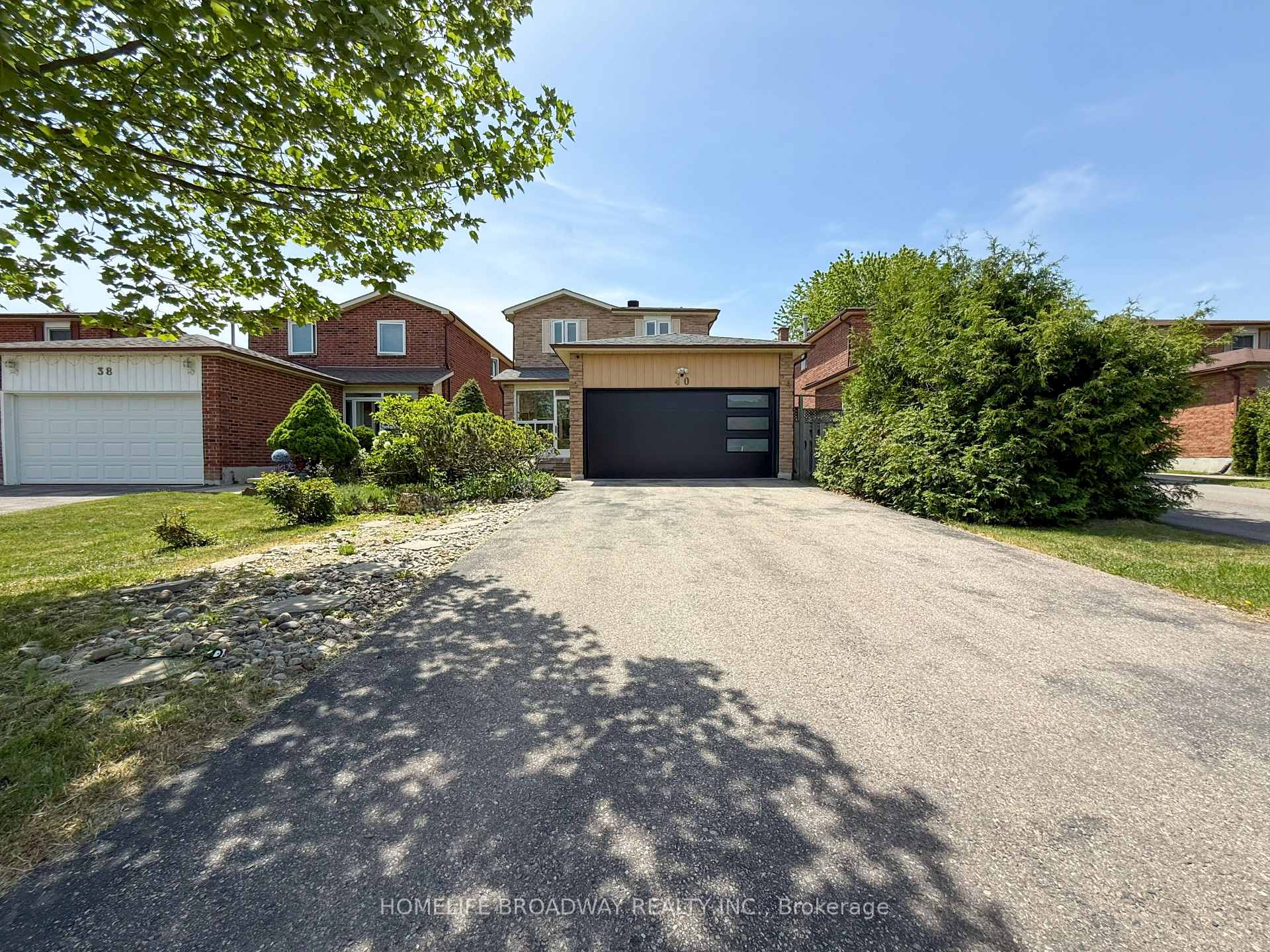 Photo 3 of 40 Bendamere Crescent, Markham, Raymerville — HOMEH