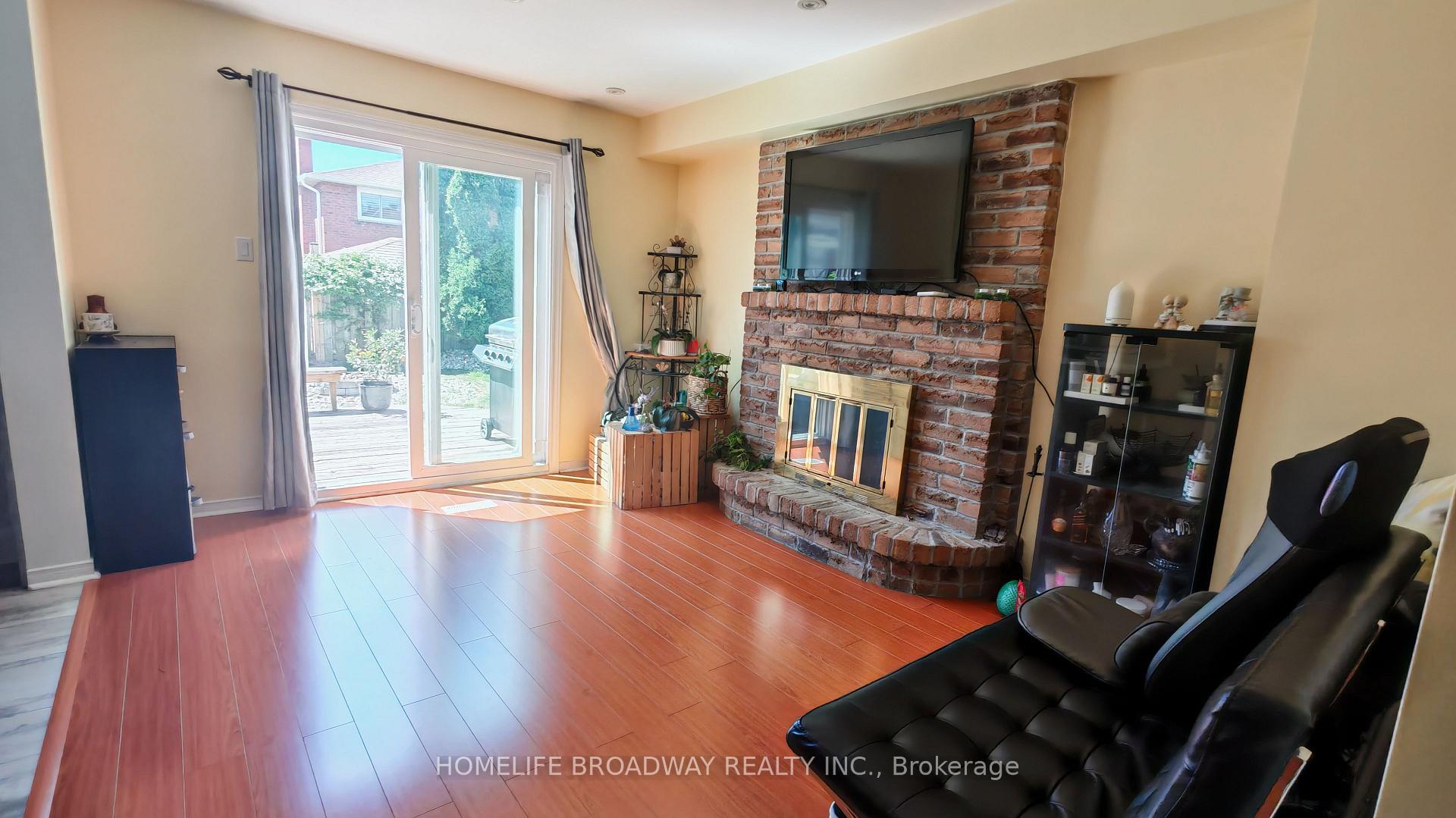 Photo 5 of 40 Bendamere Crescent, Markham, Raymerville — HOMEH