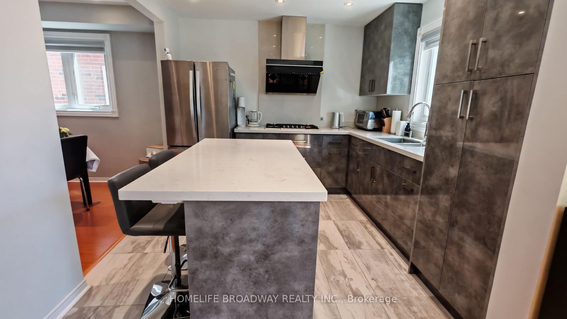 Photo 10 of 40 Bendamere Crescent, Markham, Raymerville — HOMEH