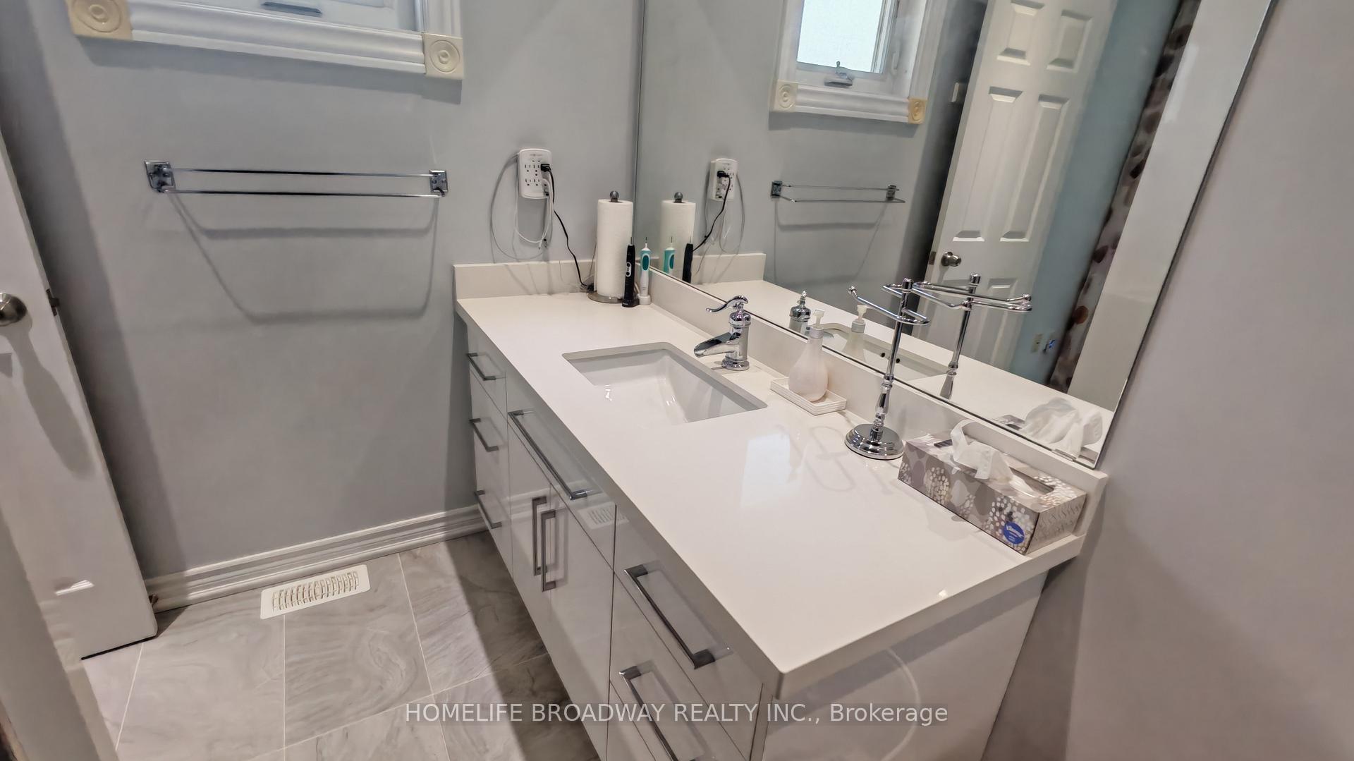 Photo 28 of 40 Bendamere Crescent, Markham, Raymerville — HOMEH