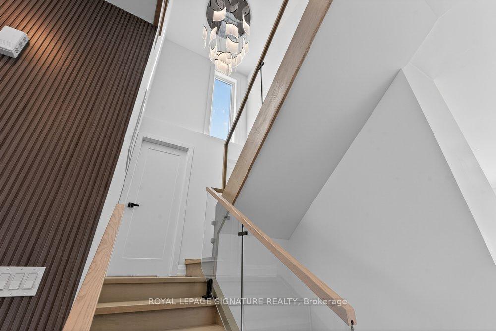 Photo 22 of 260 Dewhurst Boulevard N, Toronto, Danforth Village-East York — HOMEH