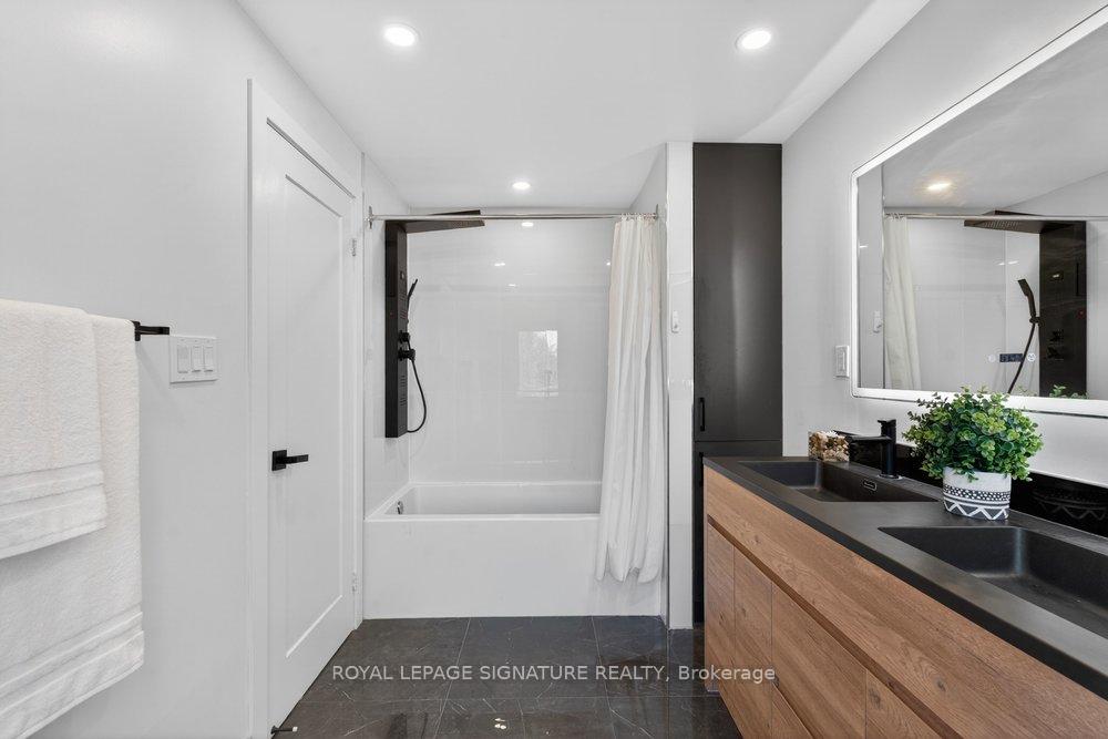 Photo 26 of 260 Dewhurst Boulevard N, Toronto, Danforth Village-East York — HOMEH