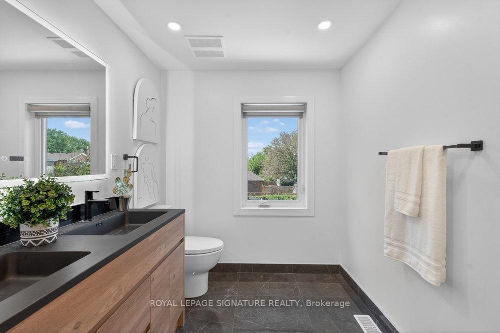 Photo 27 of 260 Dewhurst Boulevard N, Toronto, Danforth Village-East York — HOMEH