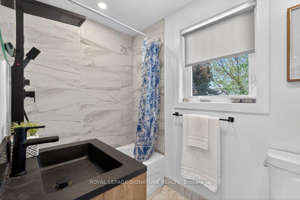 Photo 33 of 260 Dewhurst Boulevard N, Toronto, Danforth Village-East York — HOMEH