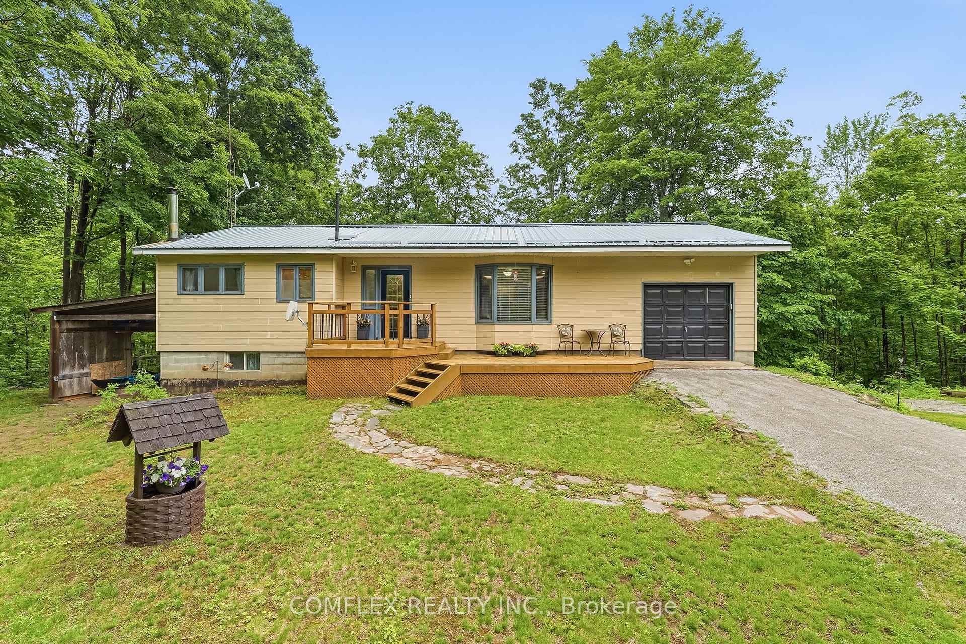 Photo 2 of 1354 Clear Lake Road, Minden Hills, Lutterworth — HOMEH